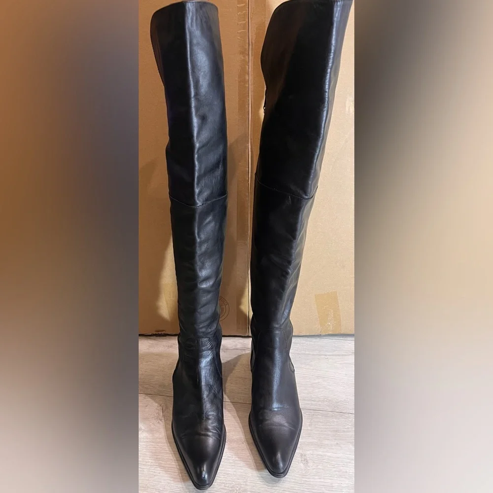 Llario Ferucci Sleek Black Leather Over Knee-High Boots with chains size 38